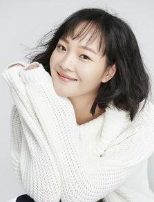 儿苹个人资料介绍,才华横溢的年轻艺术家，用画笔描绘多彩人生